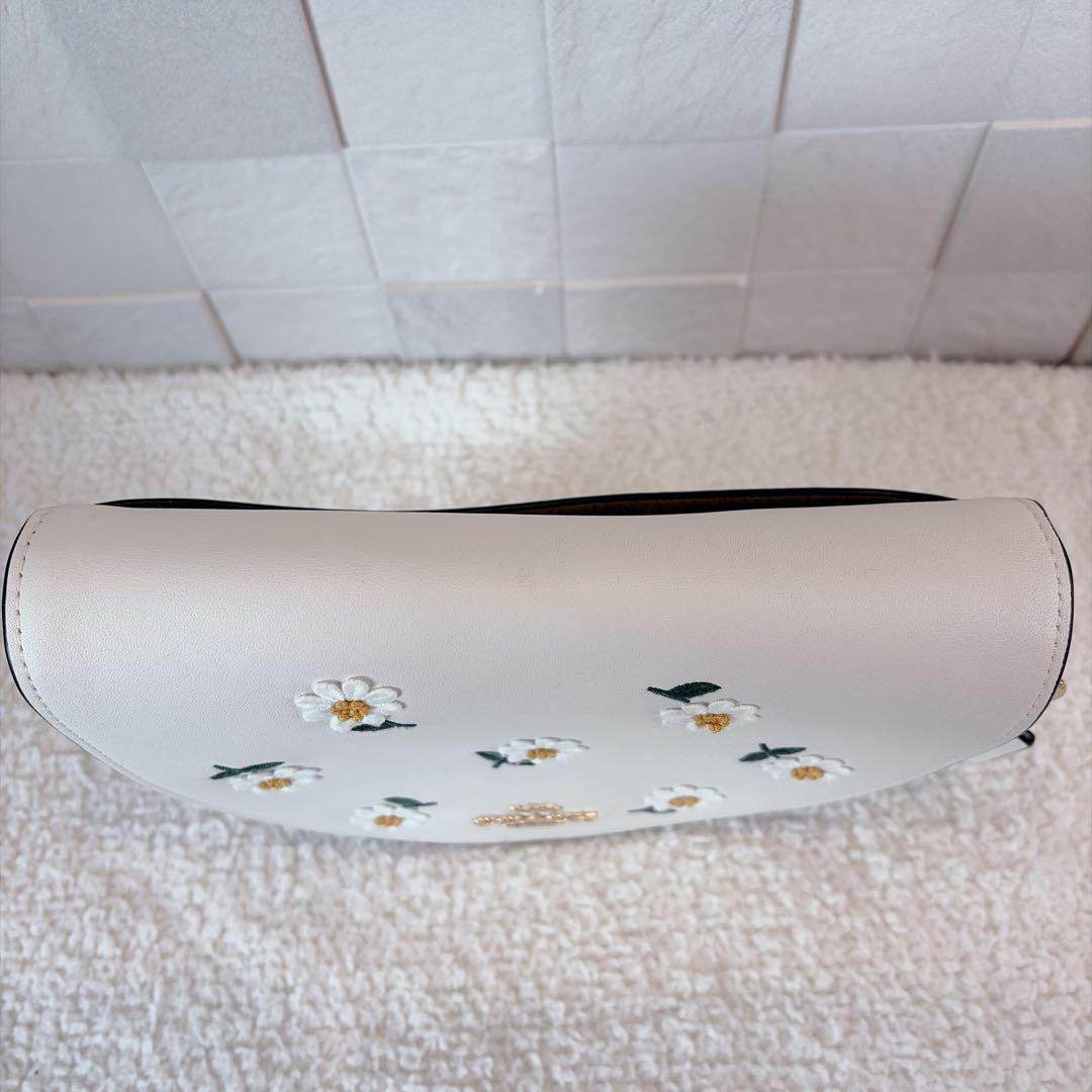 【美品】COACH　コーチ　ショルダーバッグ　花　デイジー　刺繍　クロスボディ