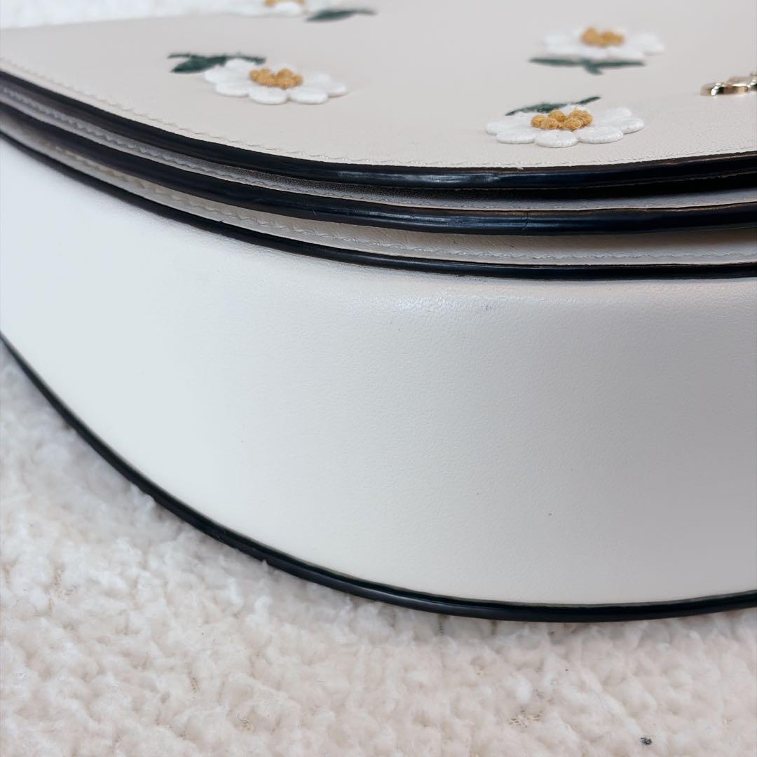 【美品】COACH　コーチ　ショルダーバッグ　花　デイジー　刺繍　クロスボディ