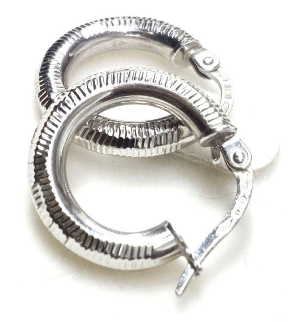 UNOAERRE ウノアエレ　k18WGフープピアス