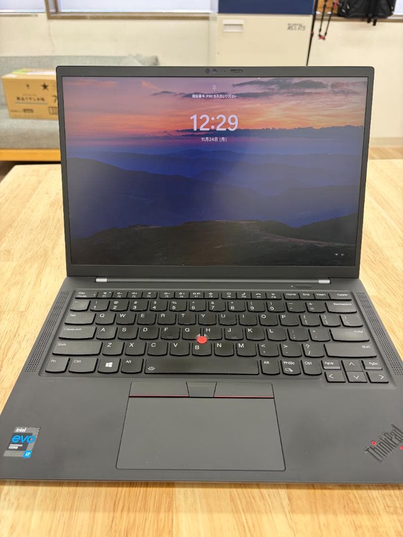 Lenovo ThinkPad X1 Carbon gen 9 (14インチ)