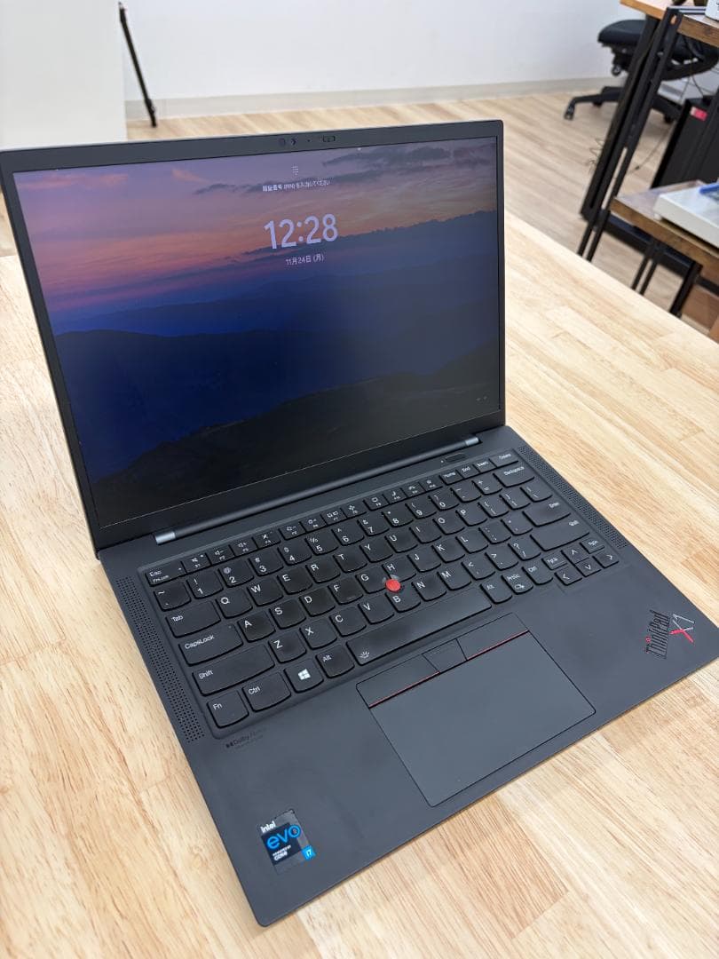 Lenovo ThinkPad X1 Carbon gen 9 (14インチ)