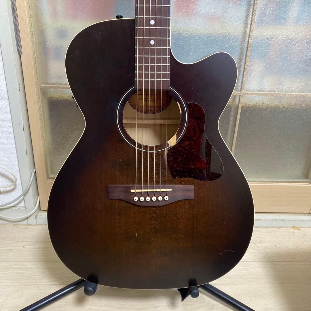 Art & Lutherie Legacyカッタウェイ バーボンバースト