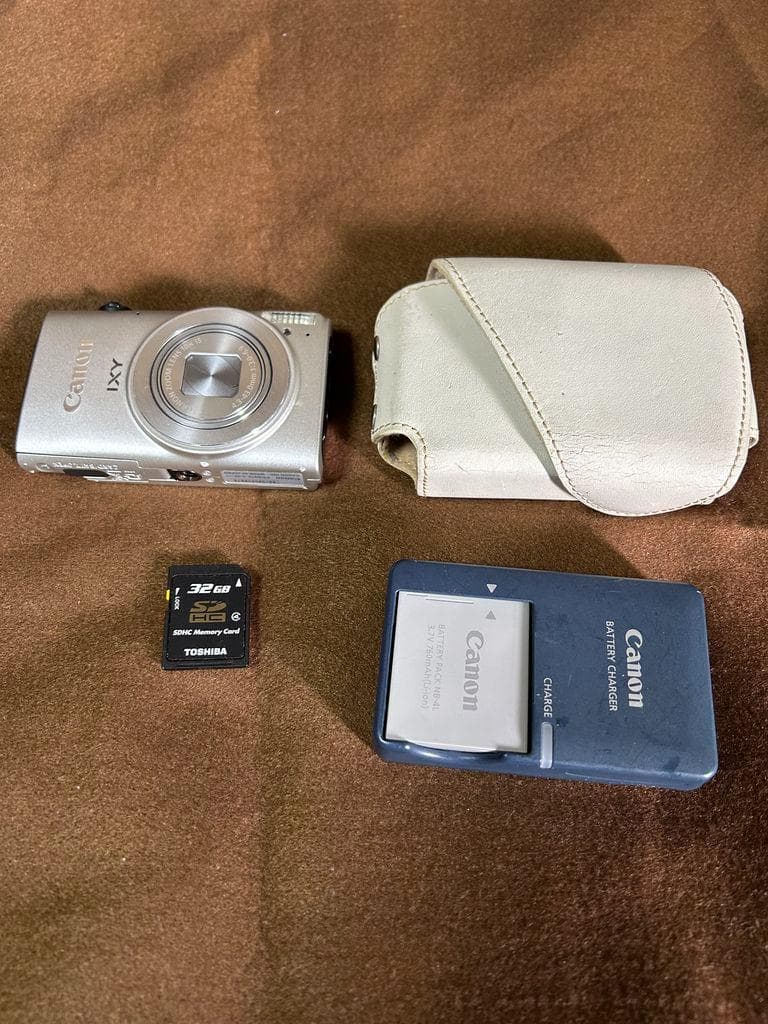 Canon IXY620F デジタルカメラ 本体と付属品