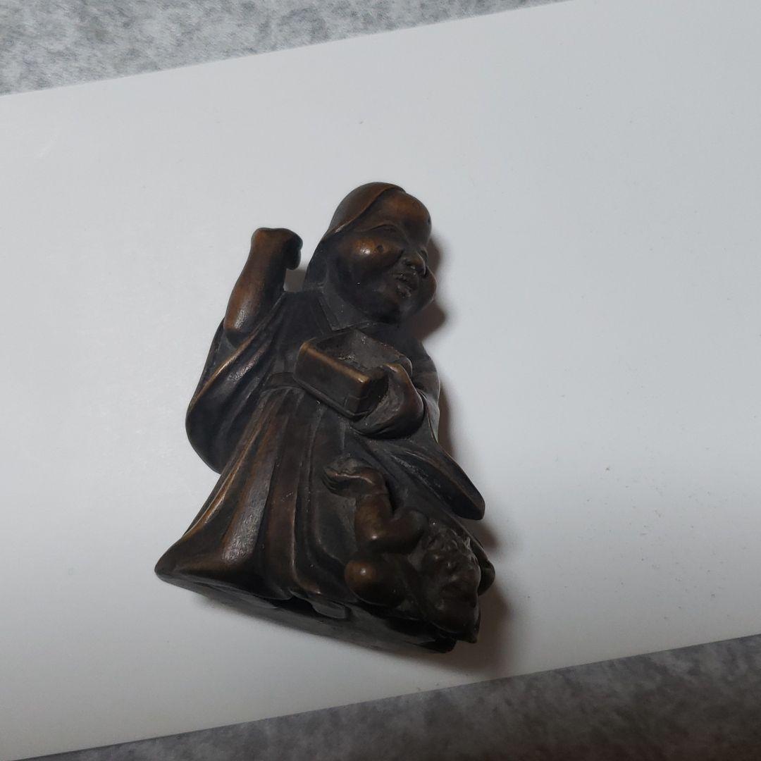 根付　正直　木彫　豆撒きおかめ足踏み鬼