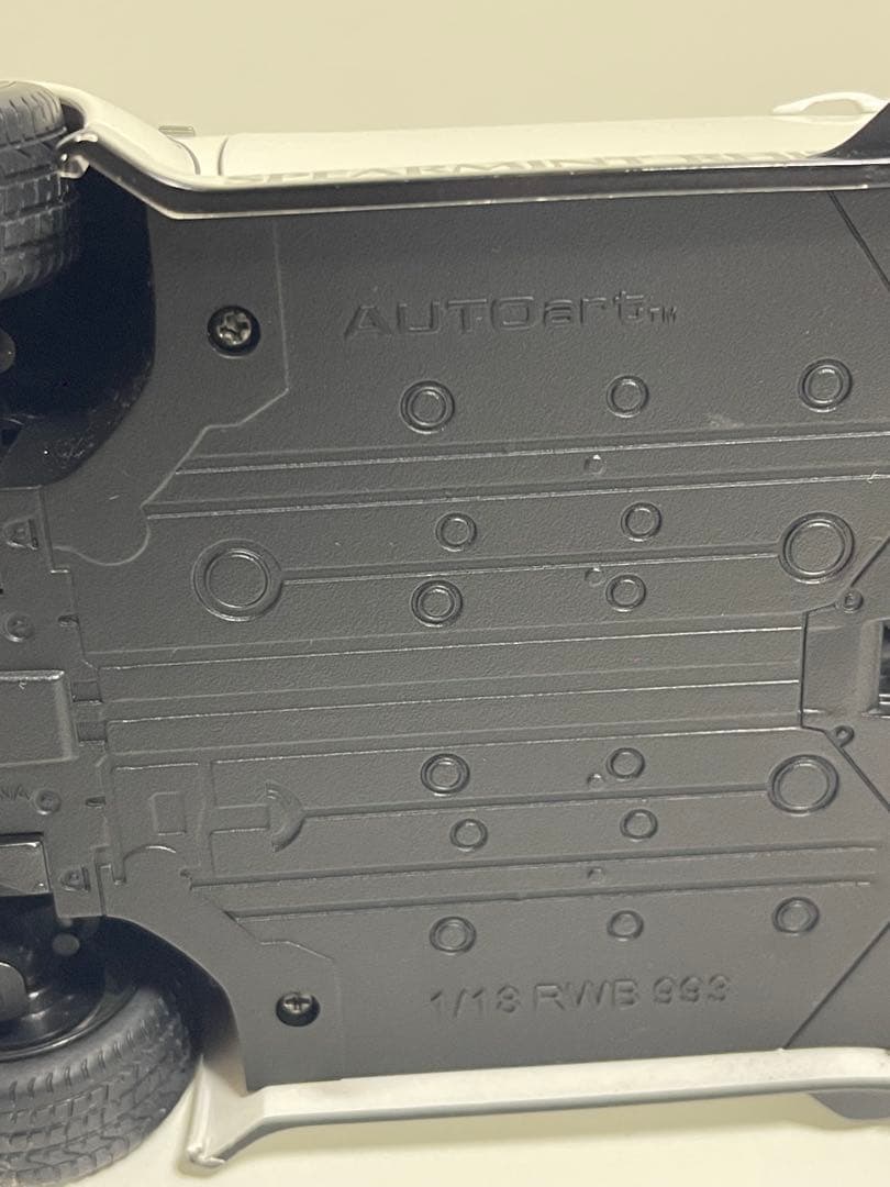 AUTOart オートアート　1/18 ポルシェRWB 993