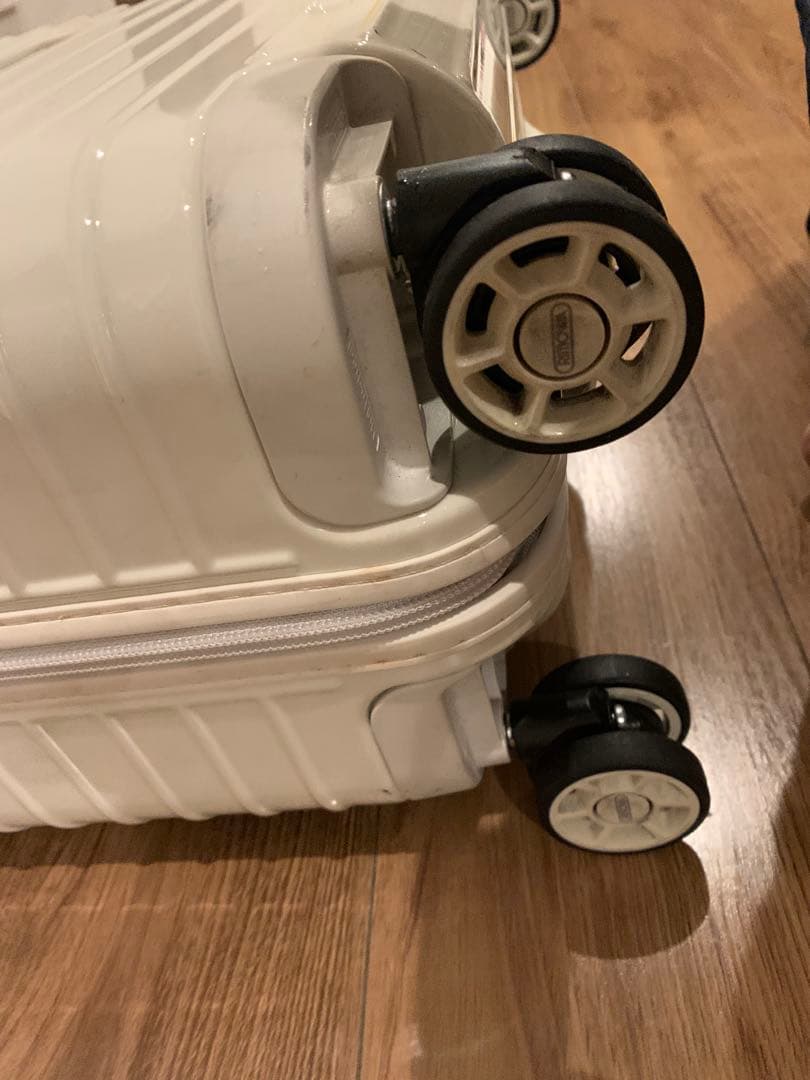 ユナイテッドアローズ別注　RIMOWA SALSA ECRU