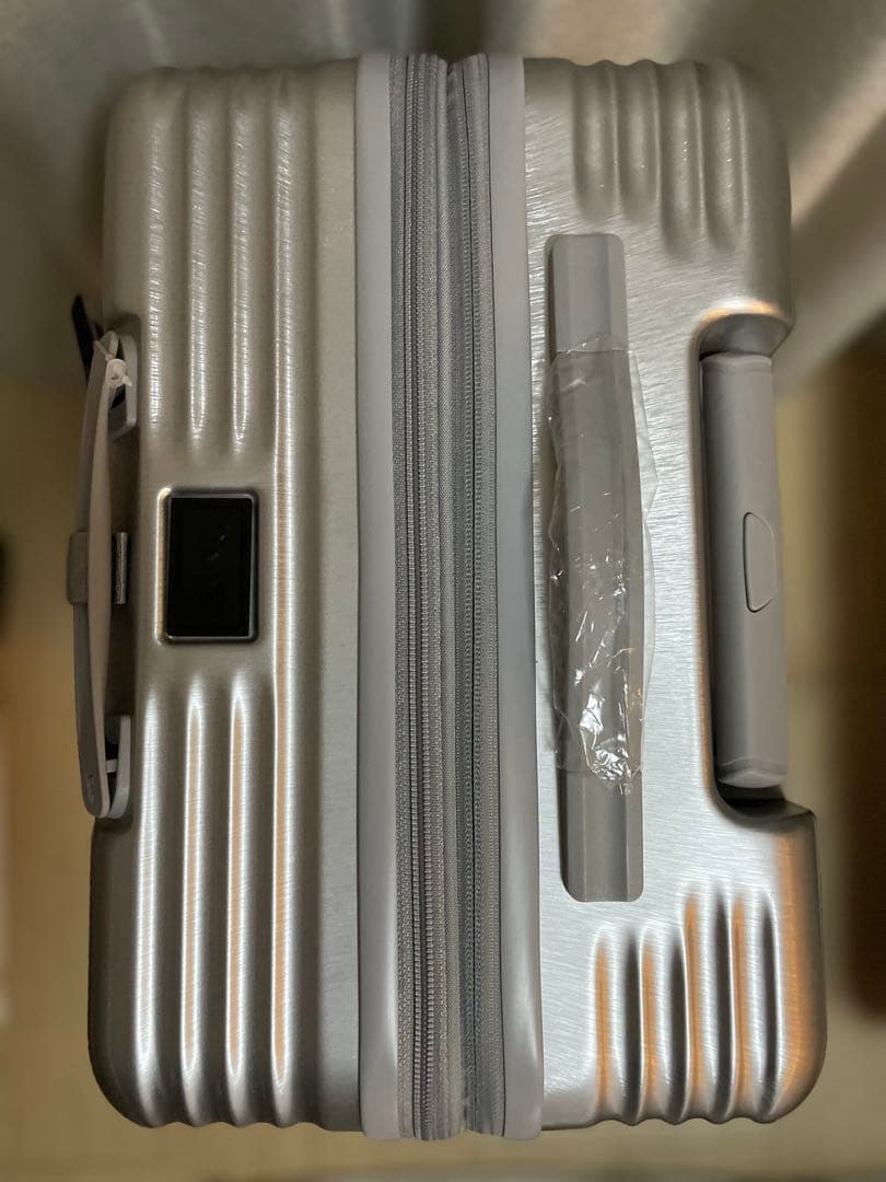 NEW ERAキャリーケース 60-66Lシルバー