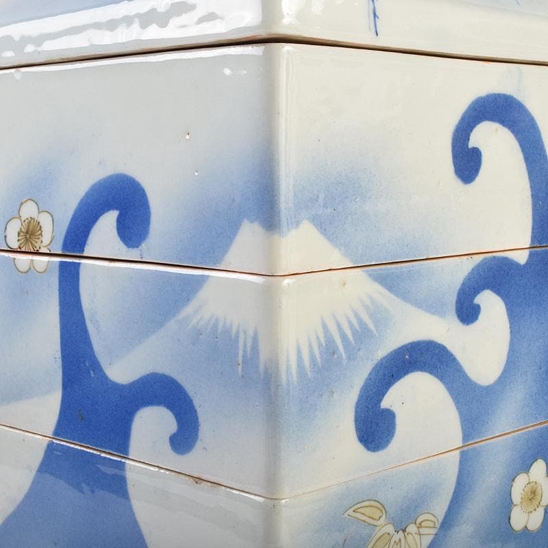 瀬戸焼　古瀬戸　染付　松竹梅文　四方四段重鉢　重箱　時代箱付　D　R9468B