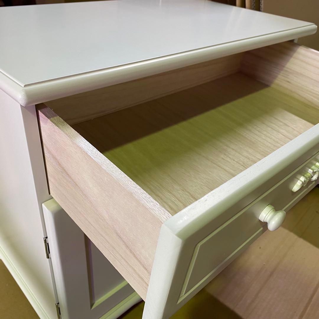 フレンチカントリー北欧調ホワイト扉キャビネット木製飾り棚収納家具チェスト姫系