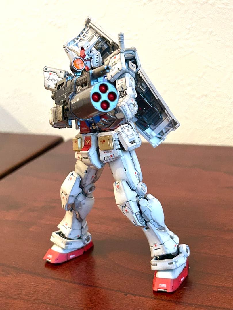 【ガンプラ】 塗装済み完成品　RG RX-78-2 ガンダム Ver.2.0
