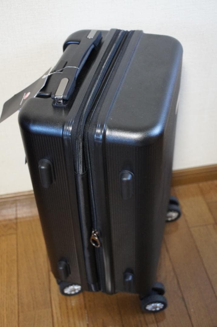 新品　JAL キャリー　ブラック　37Ｌ　機内持込 　日本航空 拡張 おまけ付