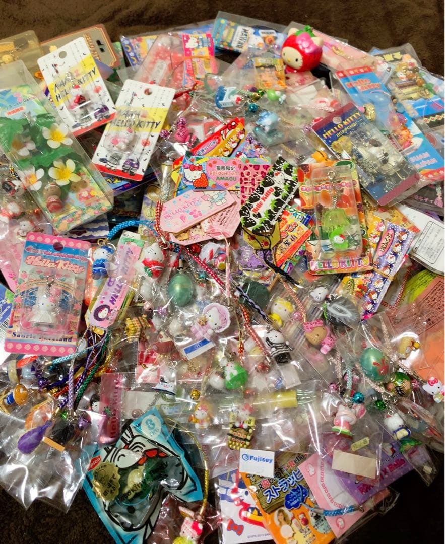 激レア　ご当地キティ248個【ロリータ/イチゴ根付/コラボ/非売品等】入手困難