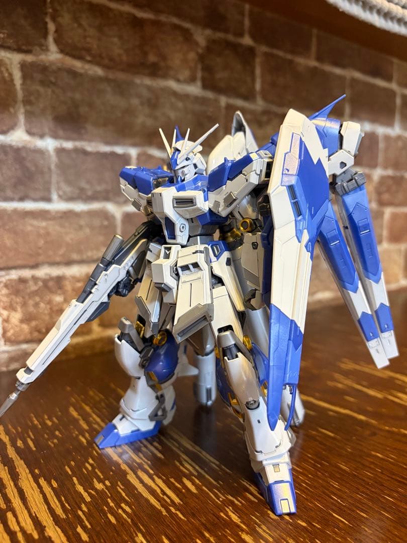 RG ハイニューガンダム　チタニウムフィニッシュ　水転写デカール付き