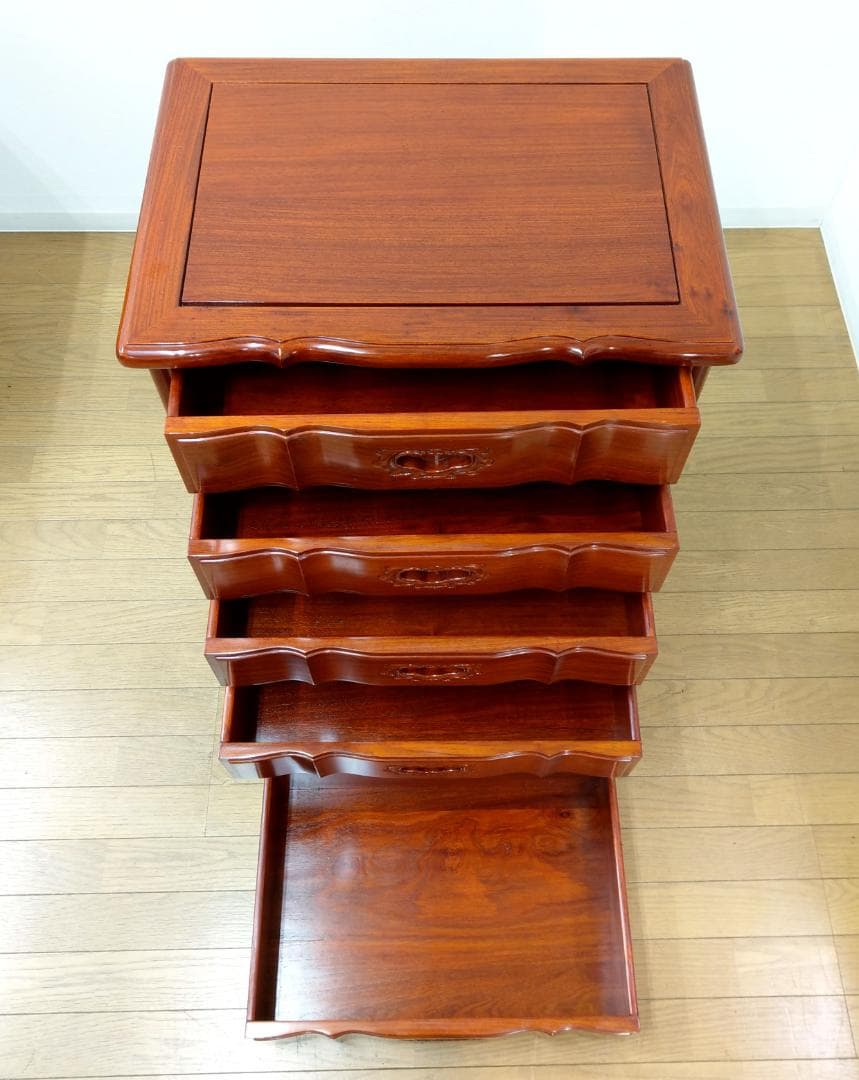 美品 西洋 アンティークデザイン 木製 花梨 彫刻 猫足 チェスト キャビネット