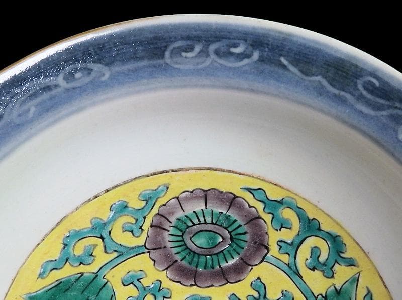 古伊万里　墨弾に雲龍　色絵　花に唐草の図　６寸皿　B130AS-DBc