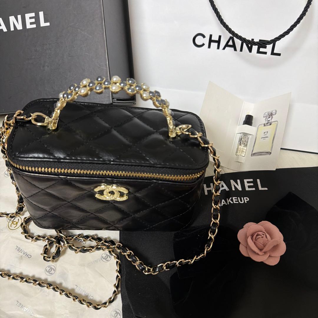 CHANELノベルティ バニティ型 ミニショルダー
