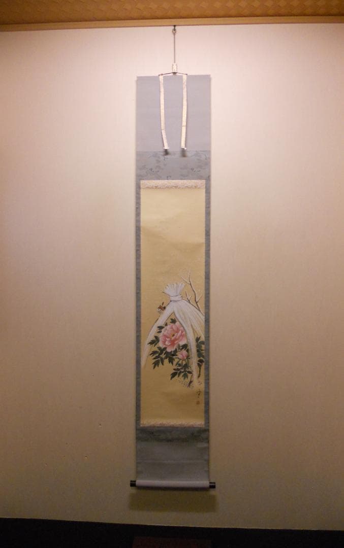 掛け軸 中島佳香 作 『 寒牡丹 』 紙本 希少 軸装 茶道具 掛軸 美品 です