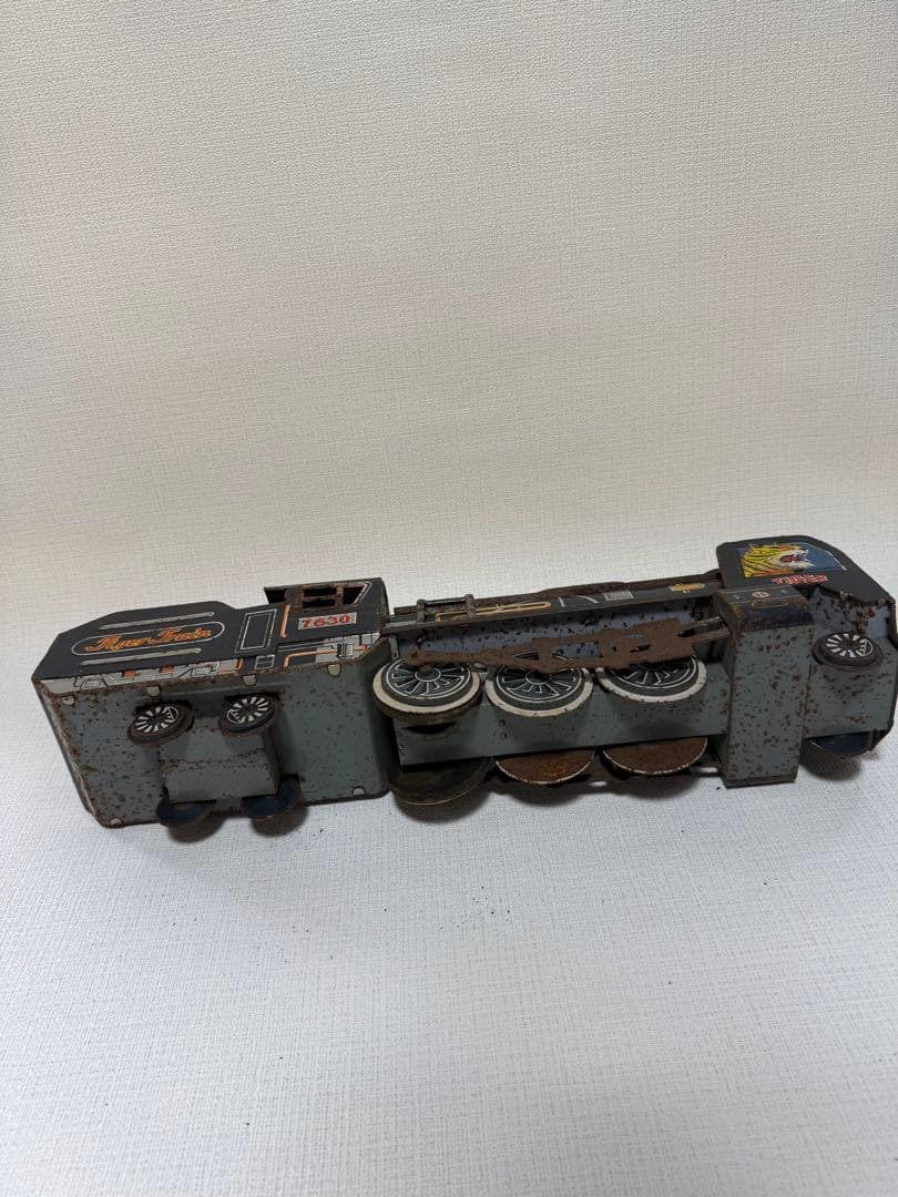 レトロ 蒸気機関車 黒 金属製