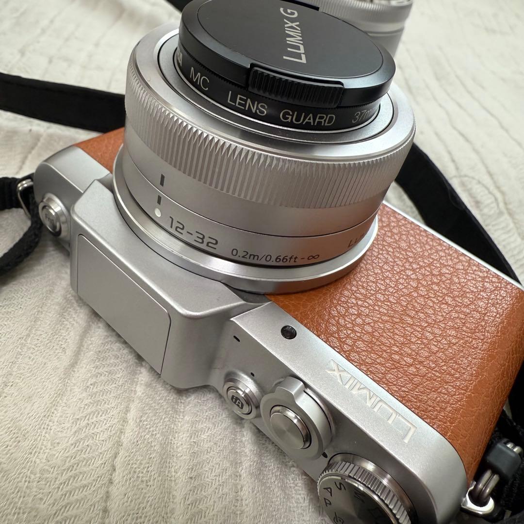 Panasonic LUMIX DMC-GF7W ダブルズームレンズキット