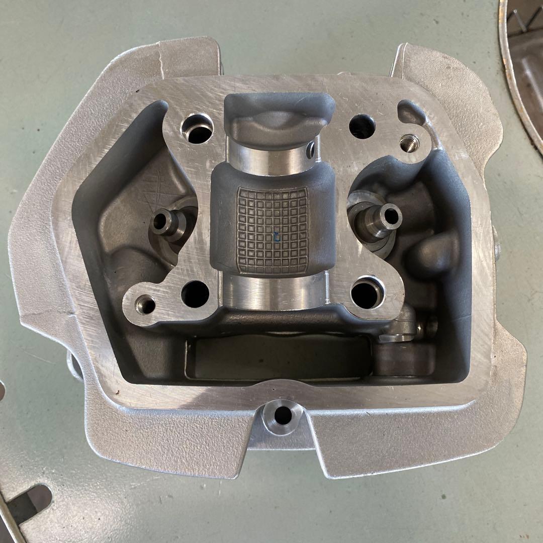 ✴︎純正部品✴︎ヘッドcomp.シリンダー12200-GEY-640