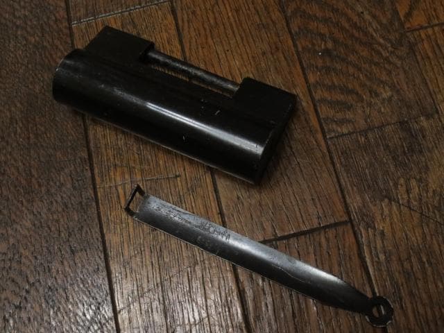 李朝古民具 朝鮮美術 朝鮮古民芸 松無垢材 卍字鉄地金具 時代 バンダジ 半閉櫃