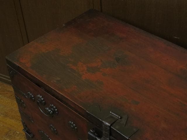 李朝古民具 朝鮮美術 朝鮮古民芸 松無垢材 卍字鉄地金具 時代 バンダジ 半閉櫃