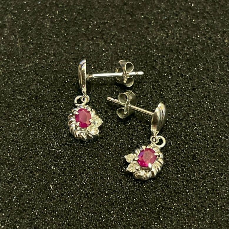 PT850★ルビー＆ダイヤモンド★デザインピアス★