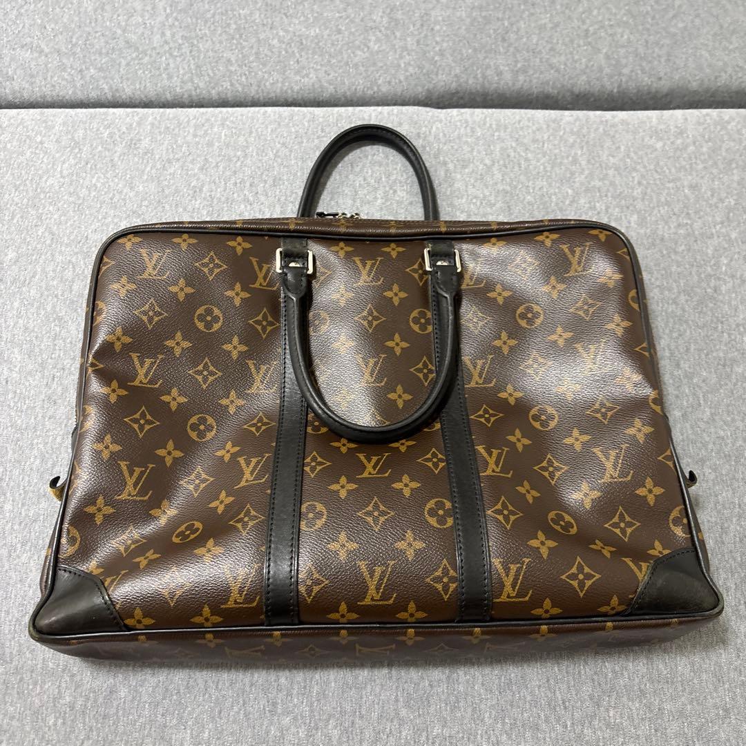 ルイヴィトン／モノグラム ポルト ドキュマン・ヴ　オワヤージュ