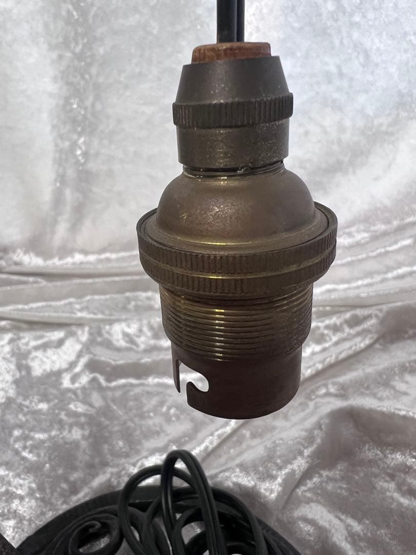 ランプ　ミューラー　アールヌーヴォー　スタンドランプ　台は鉄　渦巻のデザイン