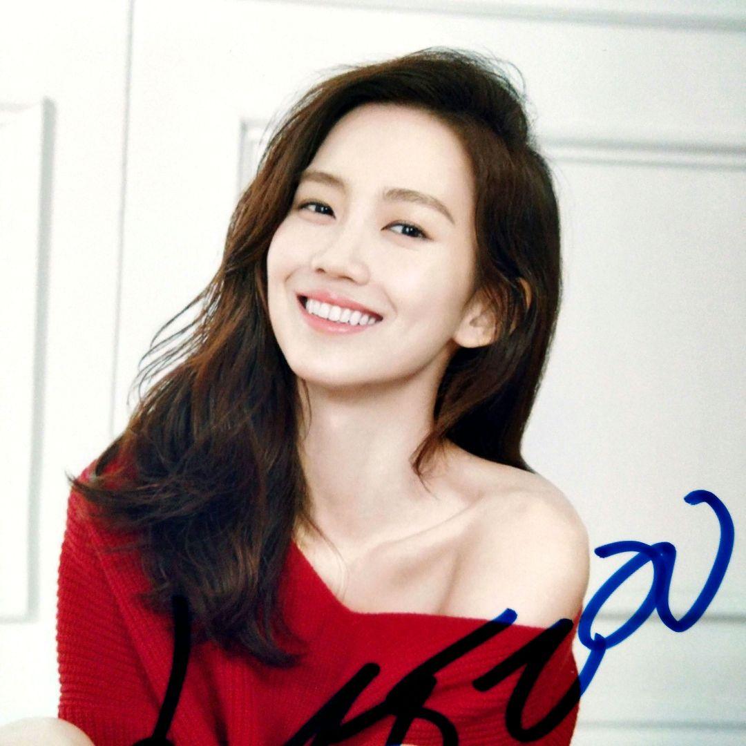 セール中…シン・ヒョンビン直筆サイン入り2Lサイズ写真…