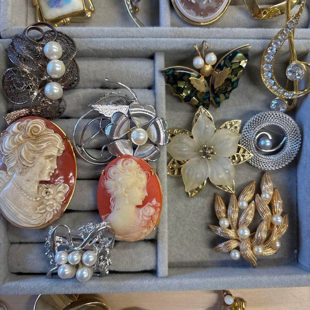 エレガントなヴィンテージブローチセット５８点♩