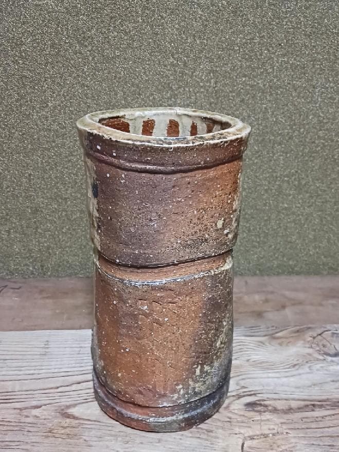 伊賀焼　花入れ　時代・作者不詳　合わせ箱付き