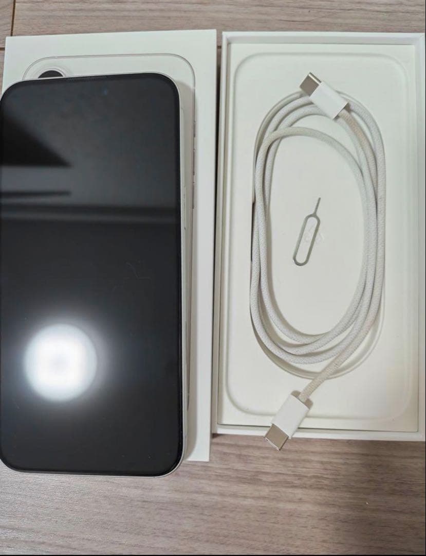 【かつ】Apple iPhone 16 plus ホワイト