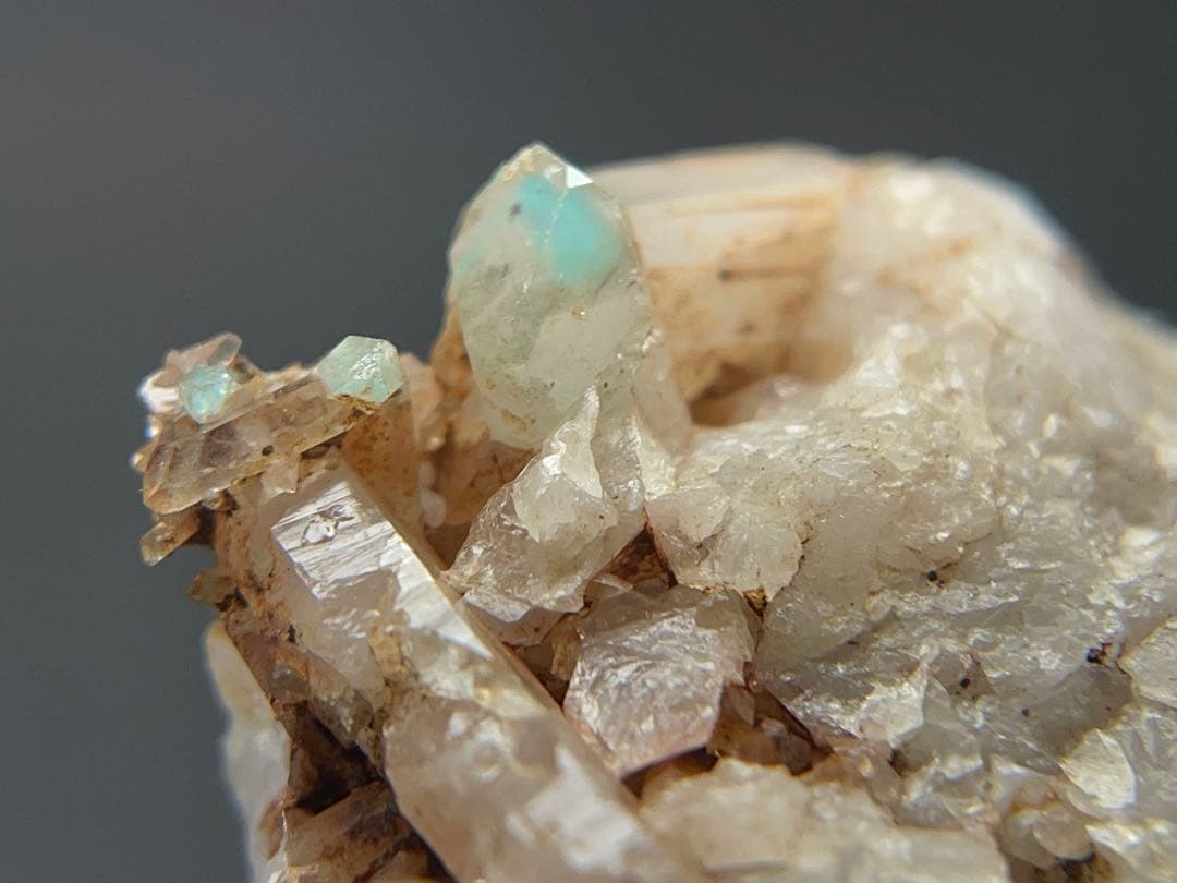 アホー石　アホイト　アホアイト　インクォーツ　メッシーナ産　原石　鉱物標本