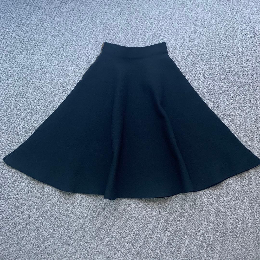 MADISONBLUE 黒 フレアスカート ひざ丈