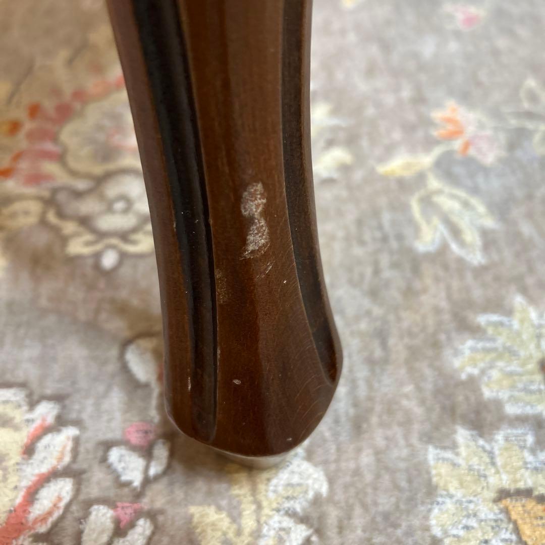 クラシックスタイルのダイニングチェア