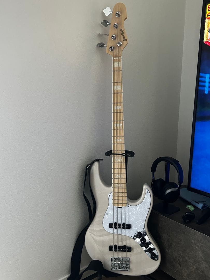 エレキベース 4弦 ホワイト