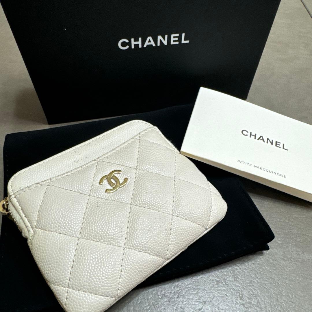 CHANEL キャビアスキン ミニ財布　白　ホワイト