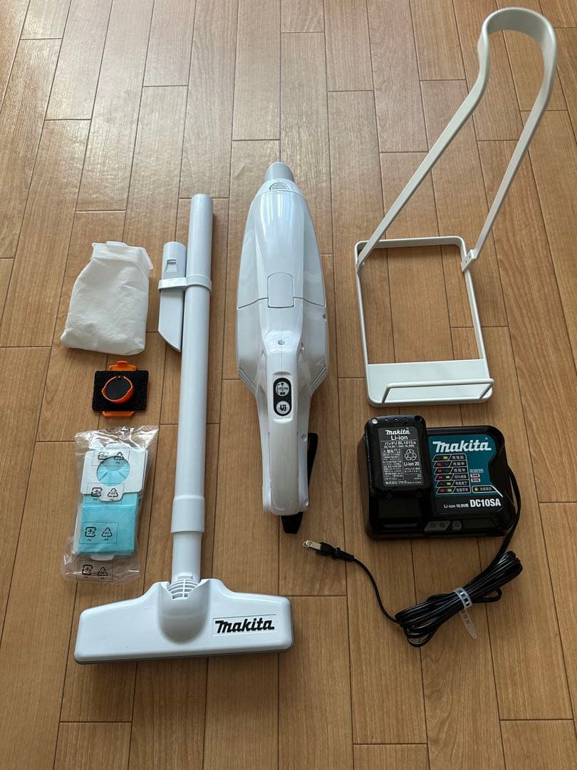 makita CL107FD 充電式クリーナー スタンド付き
