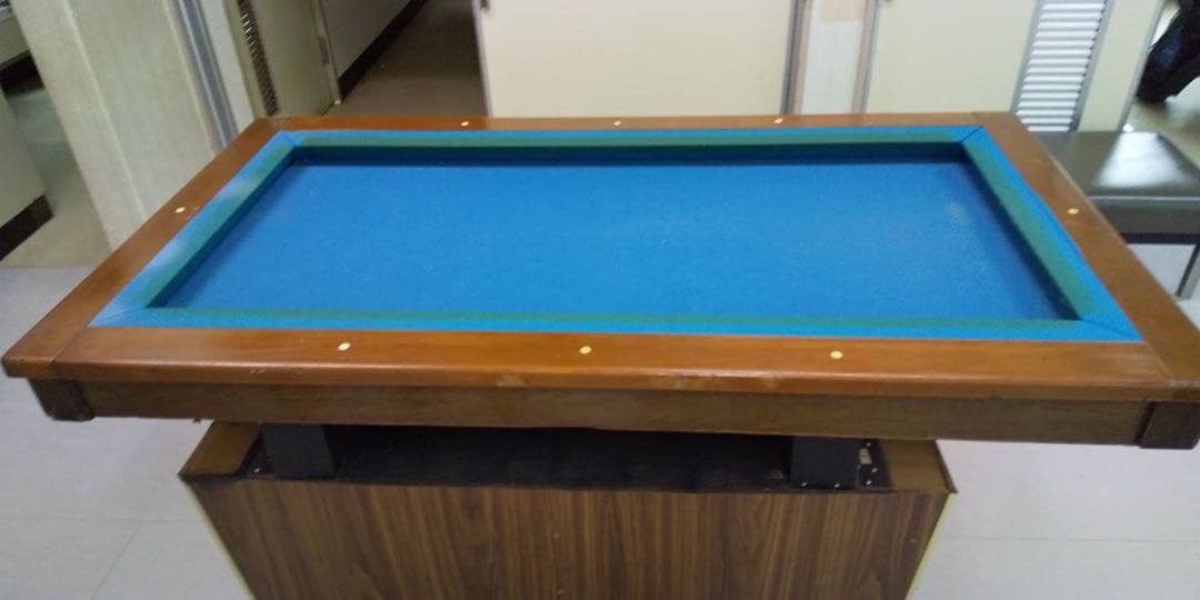 ビリヤードテーブル 青