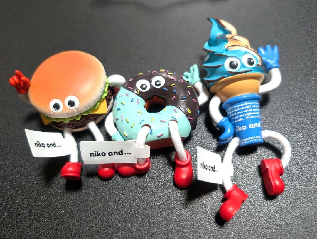 niko and... FLAVOR お座りオブジェ　ソフト バーガー ドーナツ