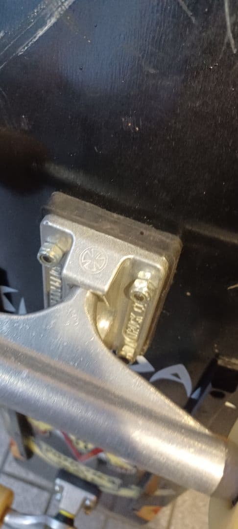 スーサイダルテンデンシーズ　スケートボード　コンプリート　dogtown