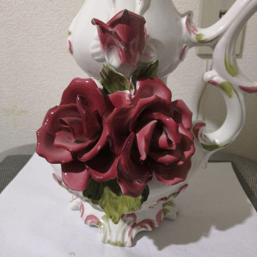 陶器製バラ装飾ピッチャー 高さ約30cmメイドインイタリア