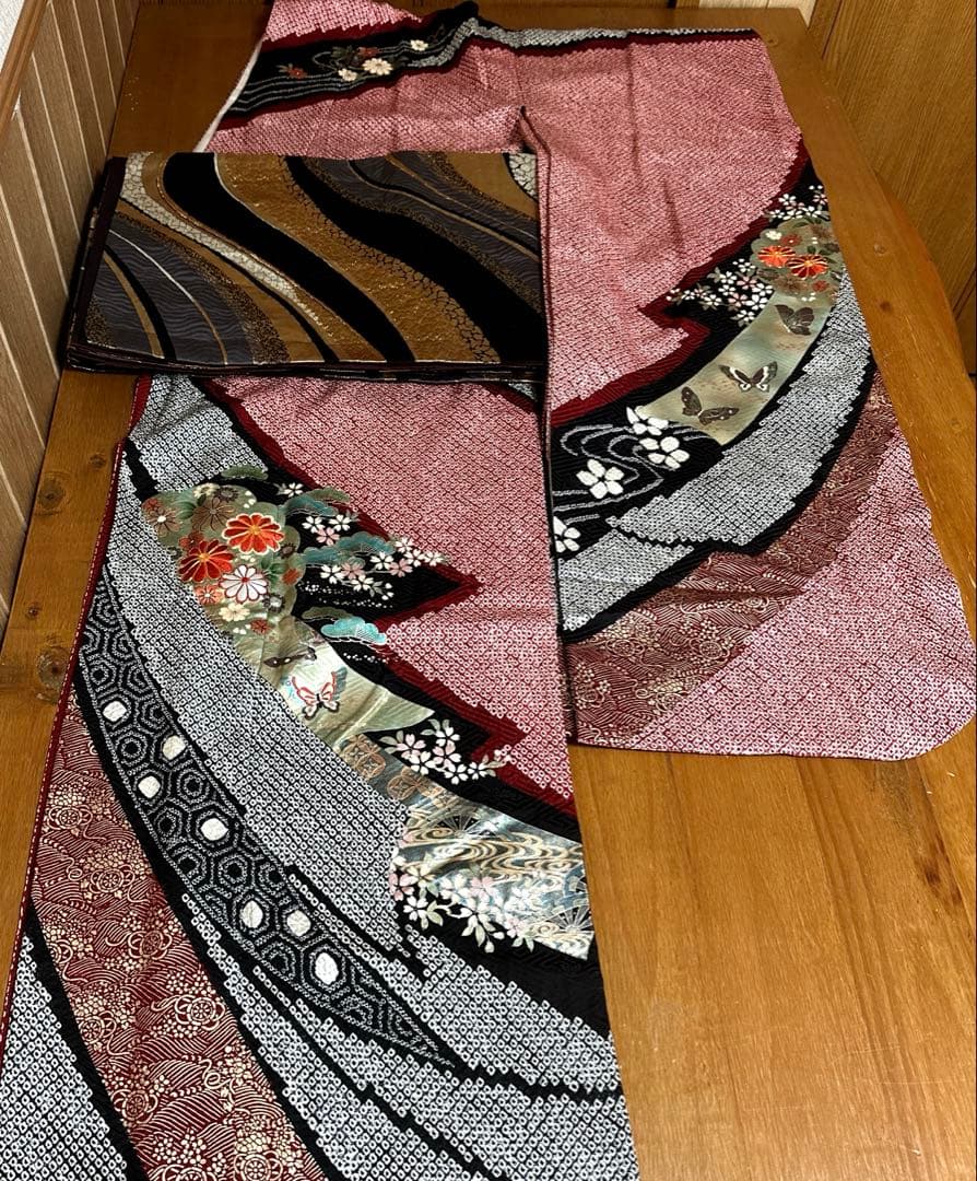 豪華　絞り振袖、長襦袢、半襟、重ね衿　18ー12