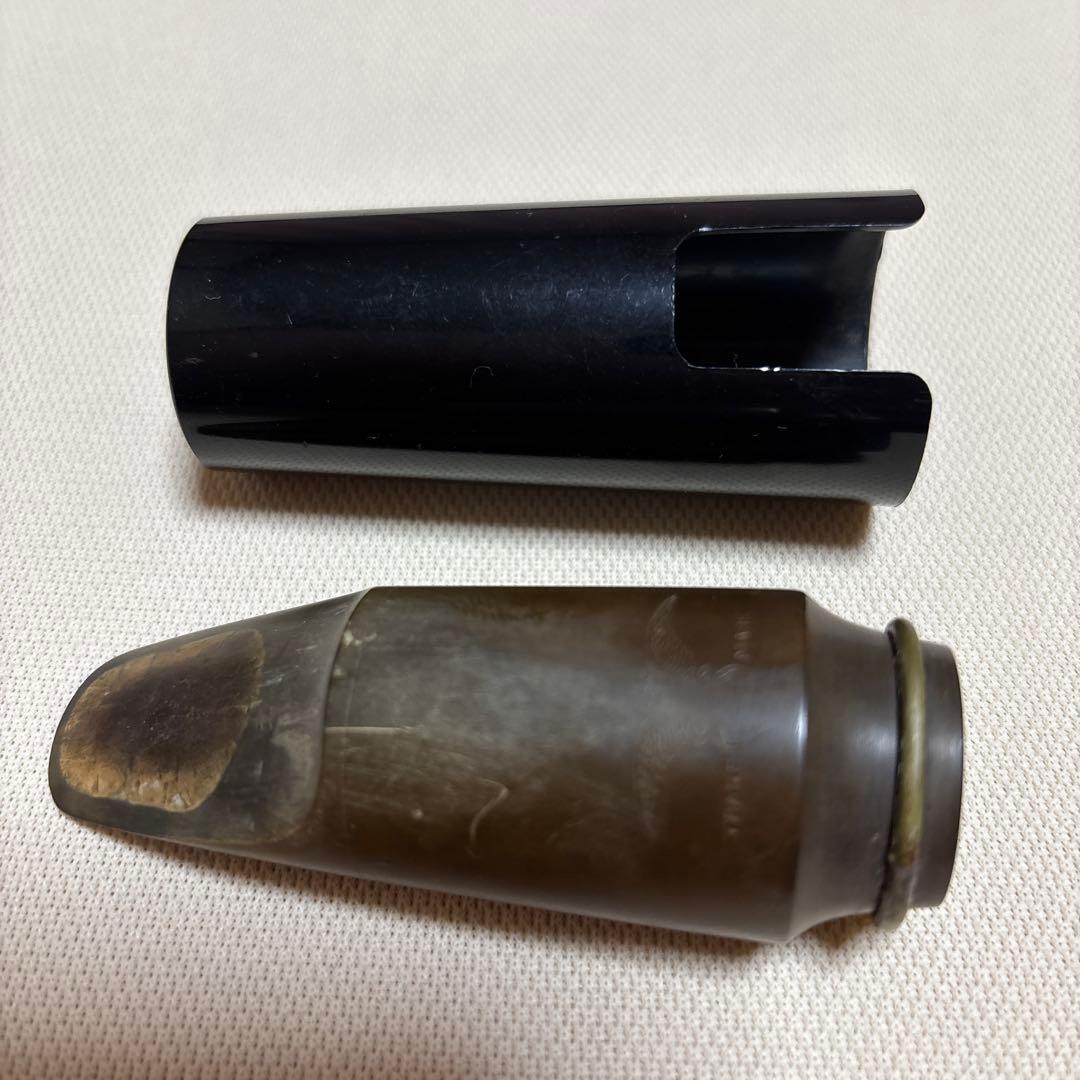 アルト・サックス用マウスピース とキャップ