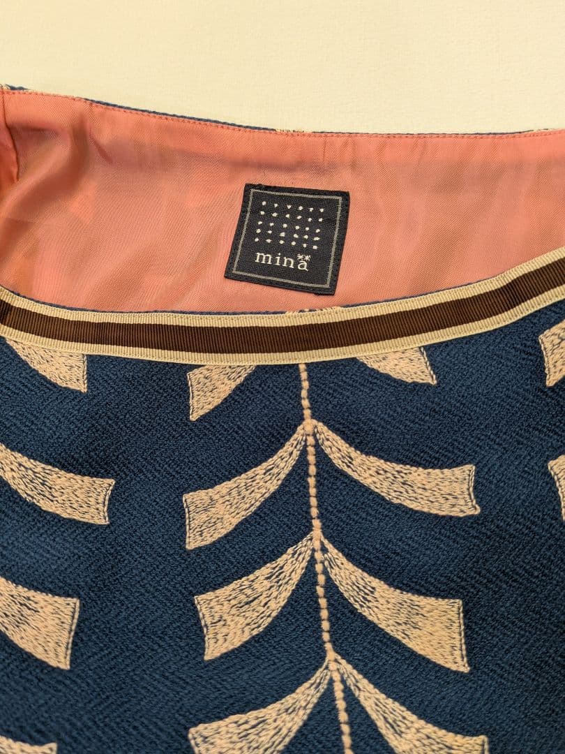 ミナ・ペルホネン前のmina秋冬 ヘリンボーン刺繍台形スカート バッグセット