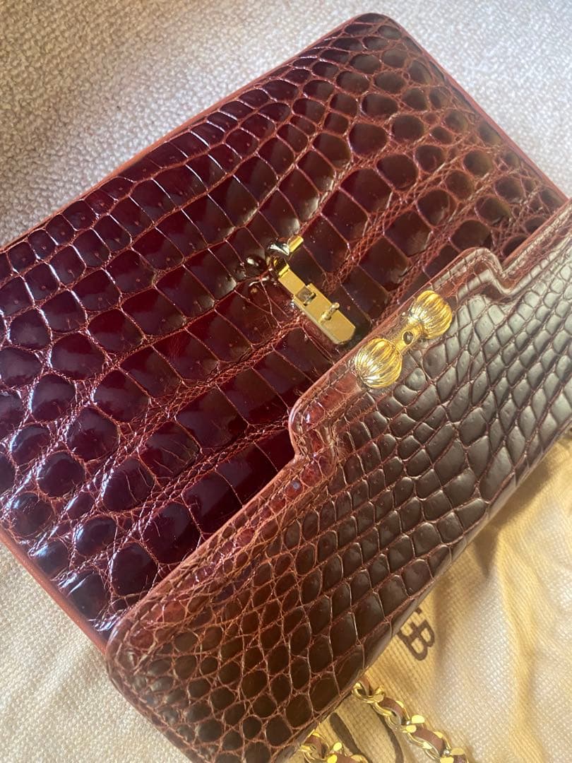 ボルドーブラウン ショルダーバッグ