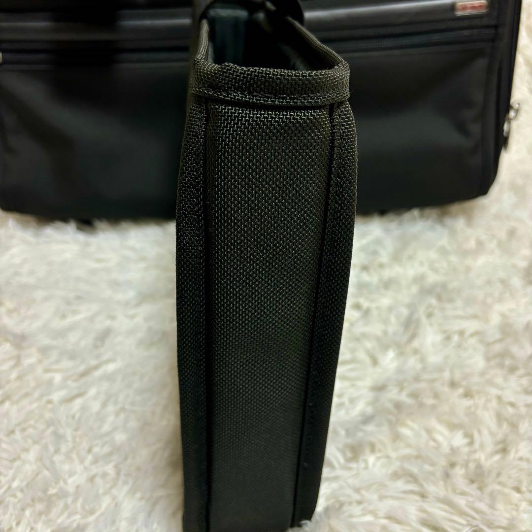 トゥミTUMI キャリーバック　ブリーフケース　ブラック　PCバック付き