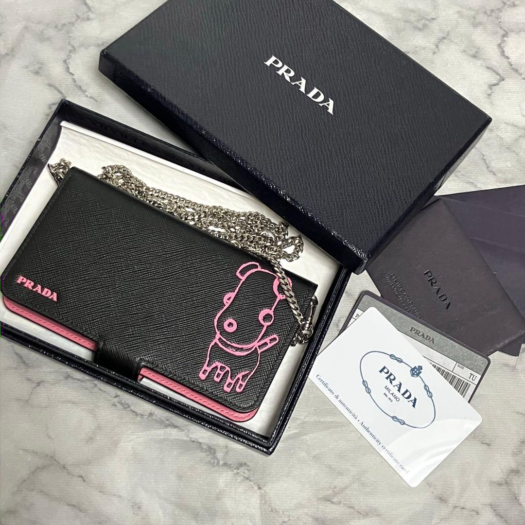 新品未使用　PRADA マリア　サフィアーノ　チェーン付き　iPhoneケース