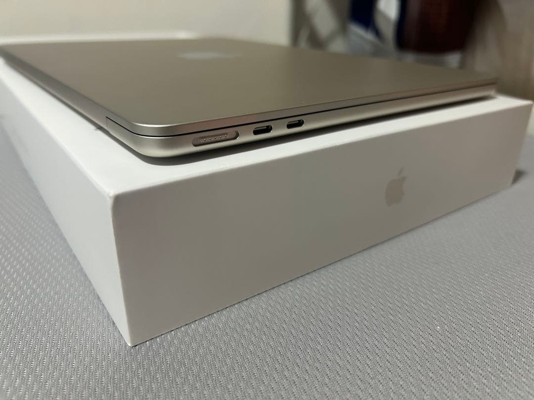 MacBook Air M2 13.6インチ 2022 スターライト